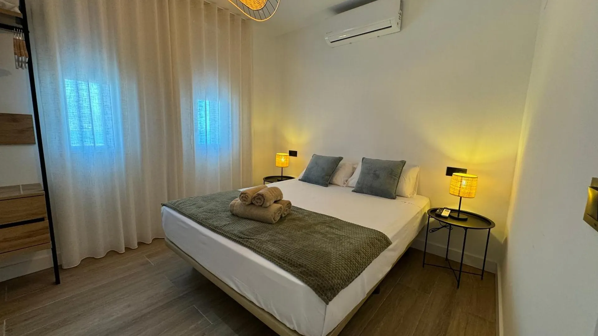Atico 1 Habitacion Con Vistas Frontales Al Mar By Sur Suites Fuengirola Appartamento