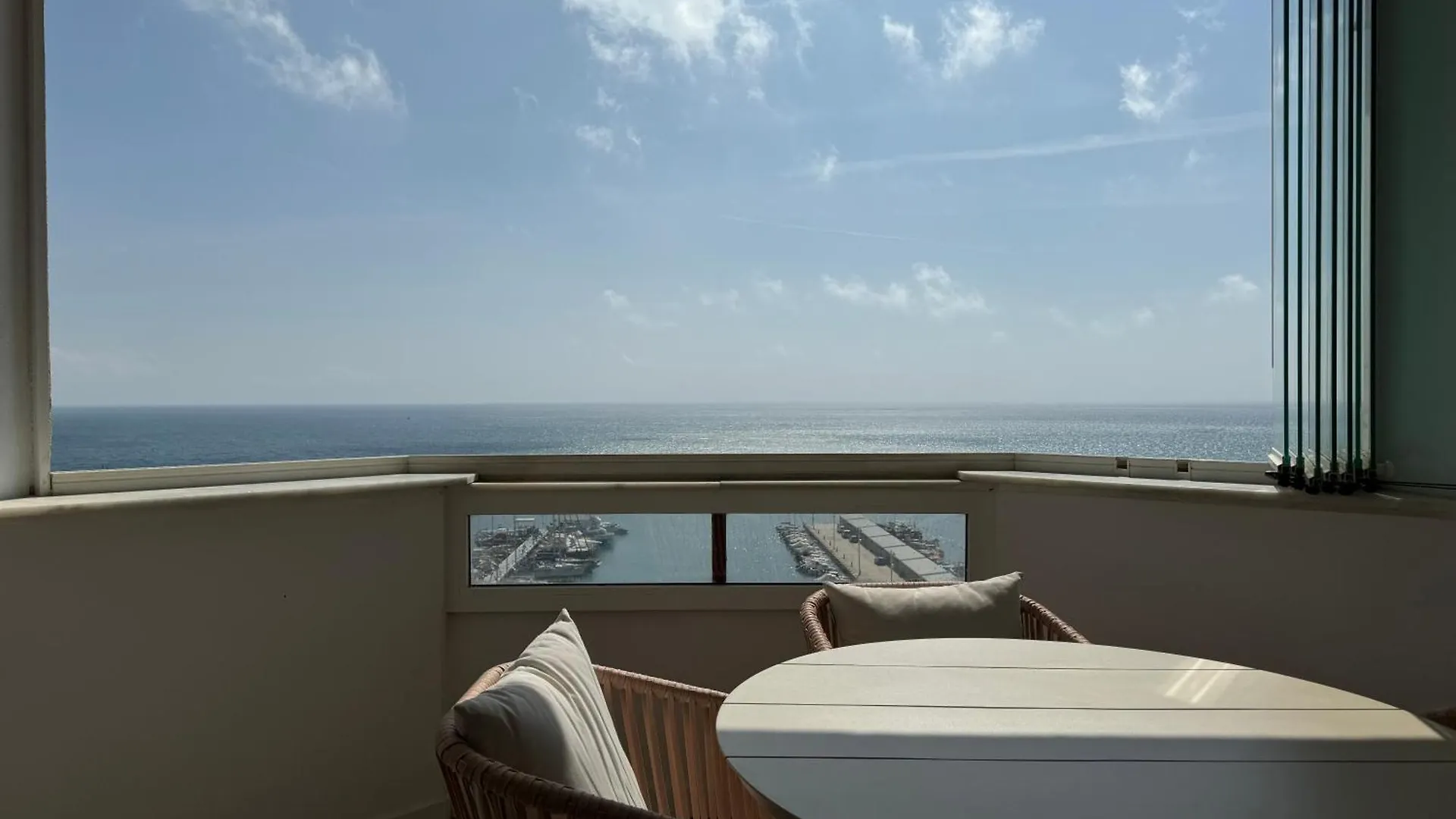 Atico 1 Habitacion Con Vistas Frontales Al Mar By Sur Suites Fuengirola